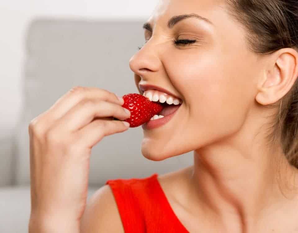 The Secret to Lasting Brightness: How Your Diet Influences Teeth Whitening Maintenance Cambridge